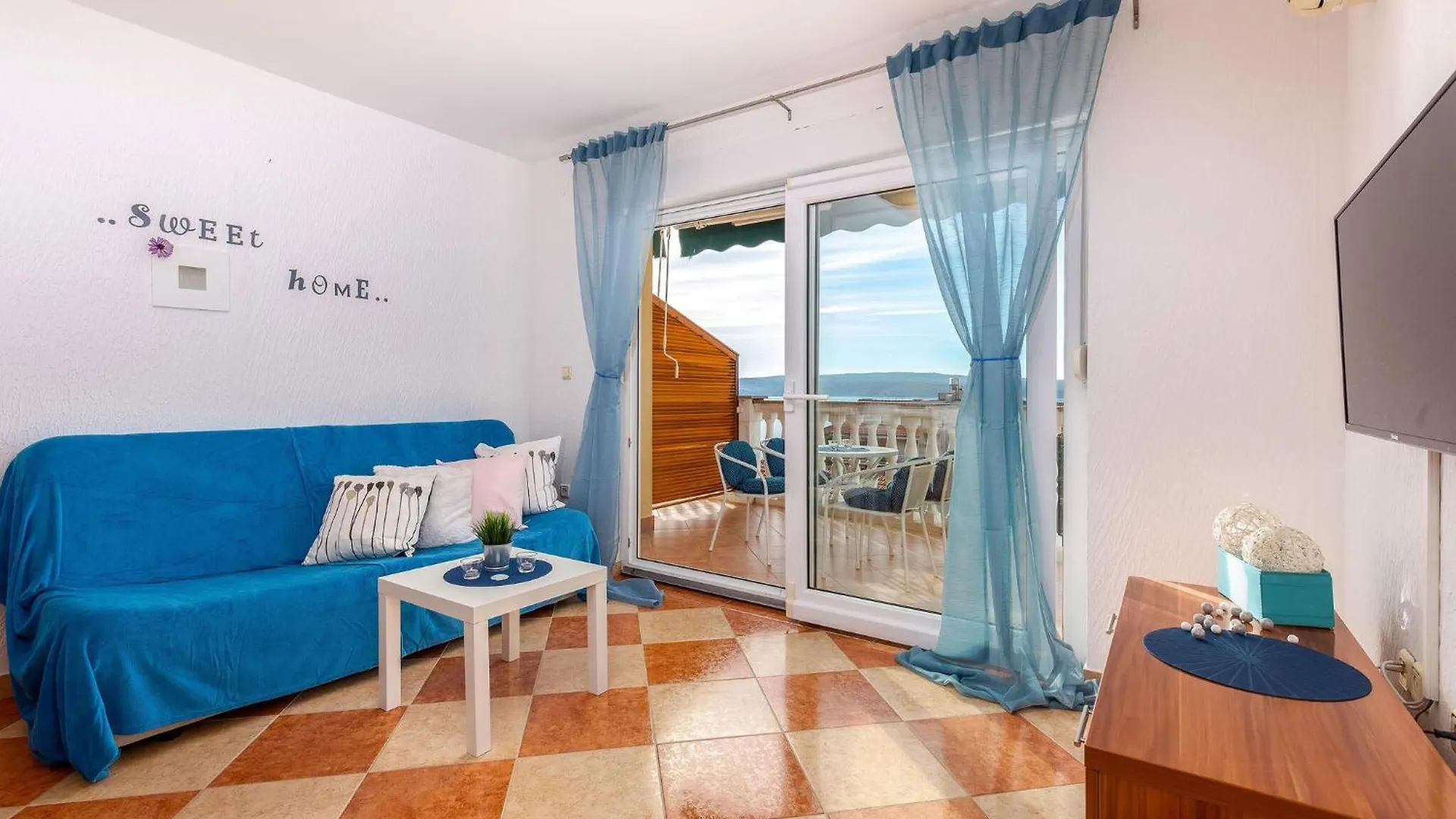 Gorgeous Apartment In Crikvenica With Kitchen